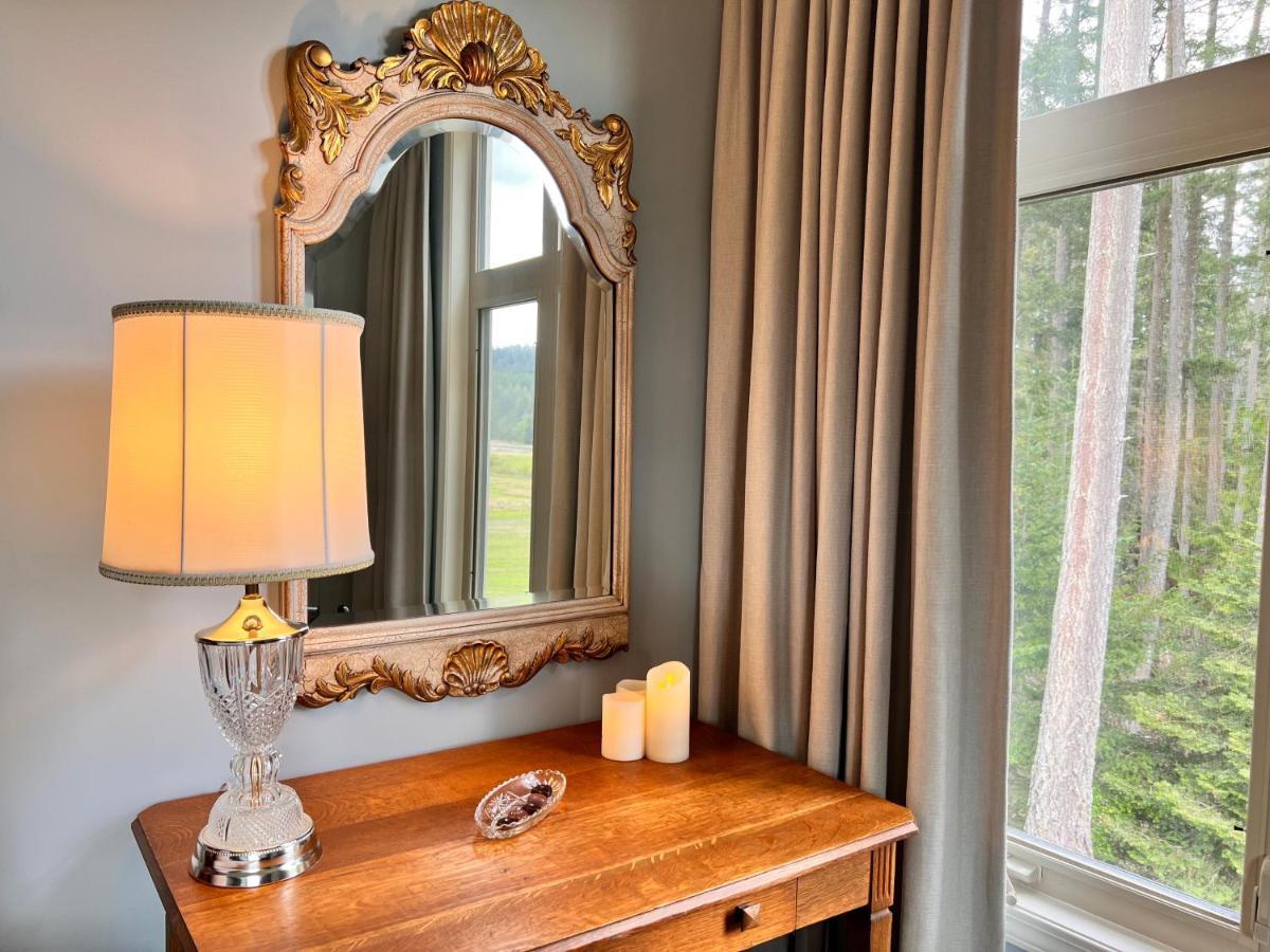 Woodstone Manor Inc. Hotell Sturdies Bay Exteriör bild